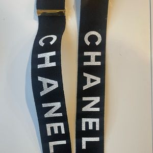Authentic Chanel suspenders in black and gold. 1990-2000 logo suspenders